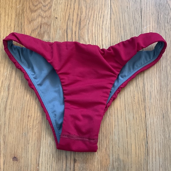 Jolyn like new cranberry color bikini bottom in size medium. Never worn. - Picture 2 of 2
